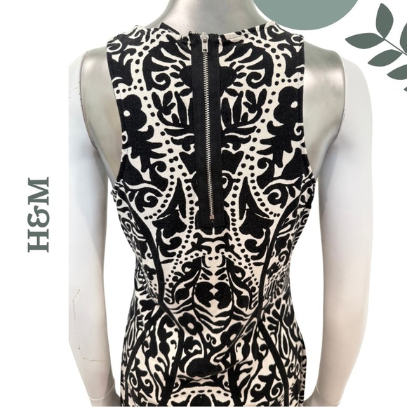 🛍️3/$40 H&M Black & White Jacquard Knit Dress Sleeveless Mini – Size Medium - Picture 6 of 7